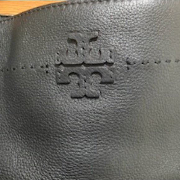 Tory Burch, tote shoulder bag with gold chains, magnetic closure - Picture 3 of 10